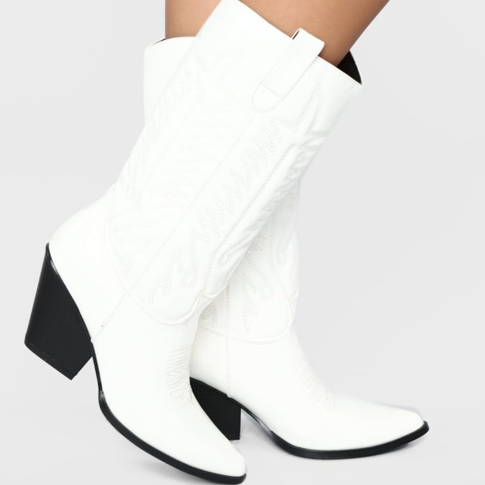 Fashion Nova Women's Howdy Boot NEW IN BOX